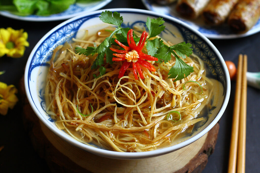 Cách nấu canh măng