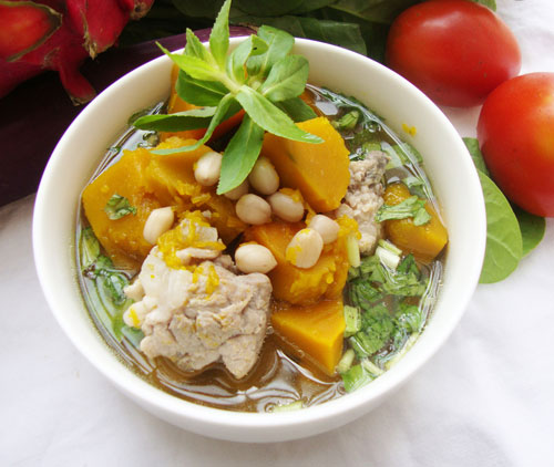 Canh Bí Đỏ Đậu Phộng